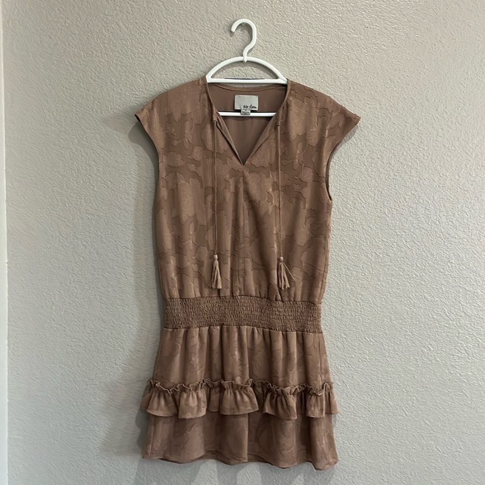 Chloe Oliver Muse Nude Drop Waist Mini Dress Size Small Sleeveless V Neck TC0547